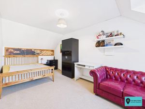 Bedroom- click for photo gallery
